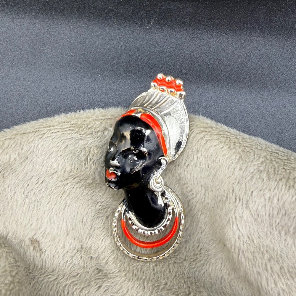 Vintage‎ Estate African Princess Brooch Gold Tone Enamel Ethnic Beauty